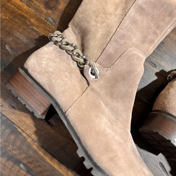 Karl Lagerfeld-Stylish Tan Over the Knee Leather Boots with Chain Accent - Picture 3 of 7